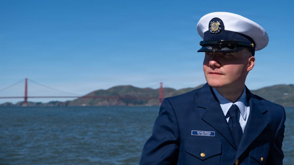 Coast Guardsman receives U.S. citizenship aboard Station Golden Gate motor lifeboat