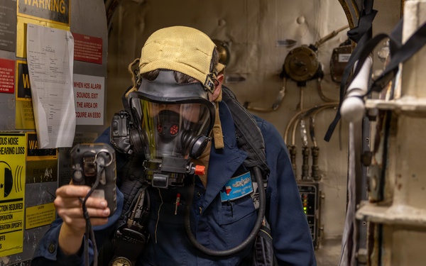 Damage Control Team Drill aboard the USS Gonzalez (DDG 66)