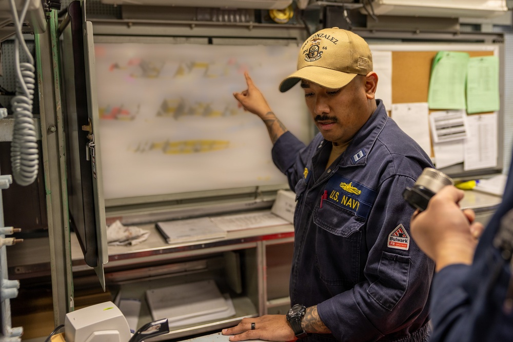 Damage Control Team Drill aboard the USS Gonzalez (DDG 66)