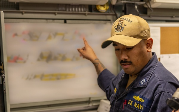 Damage Control Team Drill aboard the USS Gonzalez (DDG 66)