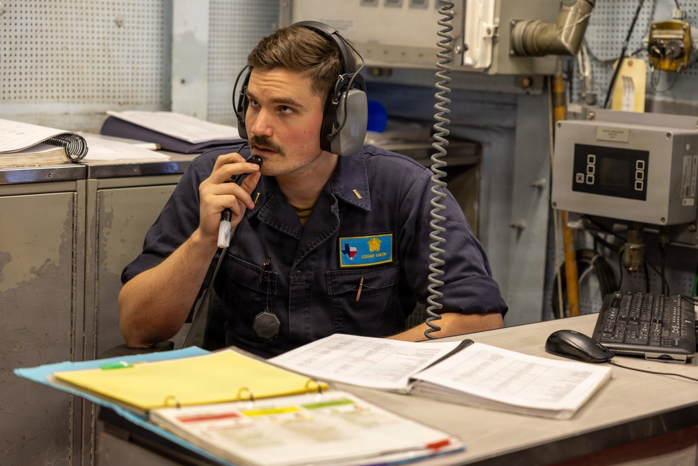Damage Control Team Drill aboard the USS Gonzalez (DDG 66)
