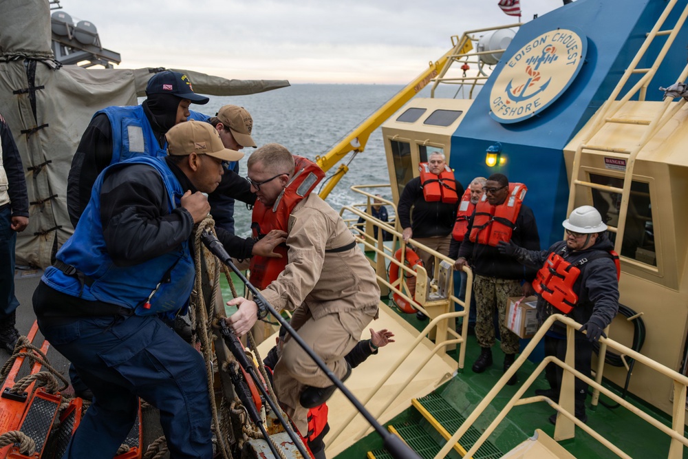 Personnel Transfer aboard the USS Gonzalez (DDG 66)