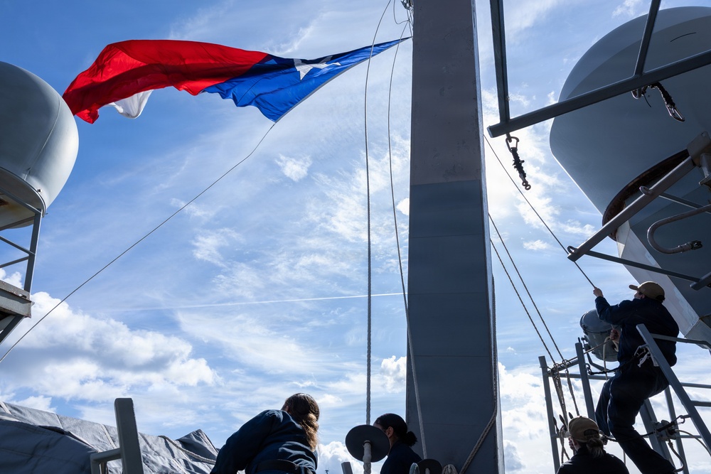 Replenishment-at-Sea aboard the USS Gonzalez (DDG 66)