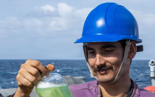 Replenishment-at-Sea aboard the USS Gonzalez (DDG 66)