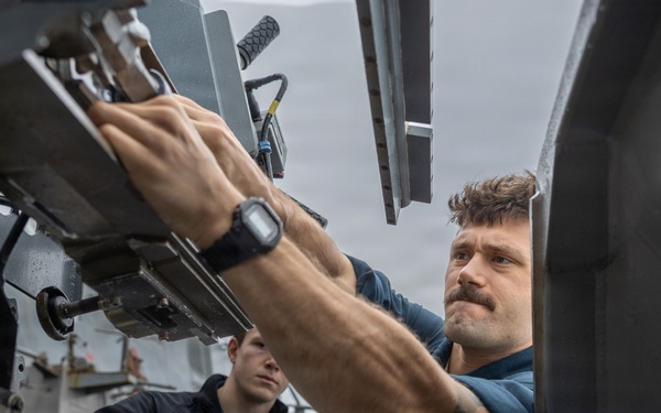 Routine Maintenance aboard the USS Gonzalez (DDG 66)