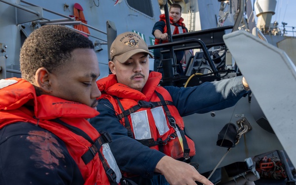 Routine Maintenance aboard the USS Gonzalez (DDG 66)