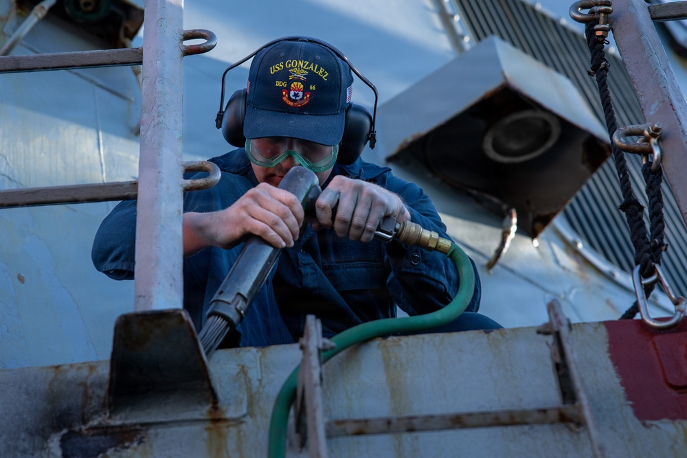 Routine Maintenance Training aboard the USS Gonzalez (DDG 66)
