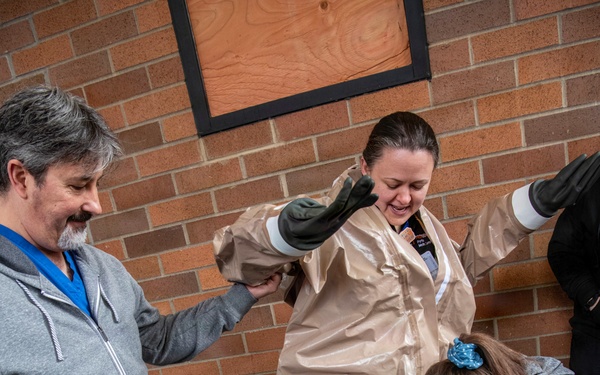 Oregon 102nd CERFP trains alongside Portland Providence Medical Center staff