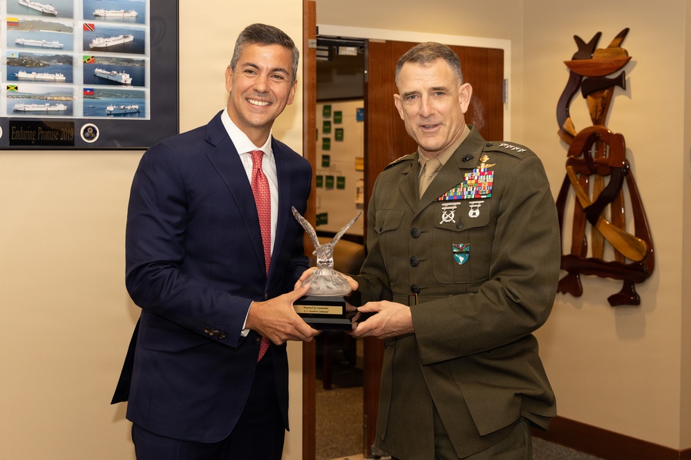 Paraguayan President visits SOUTHCOM