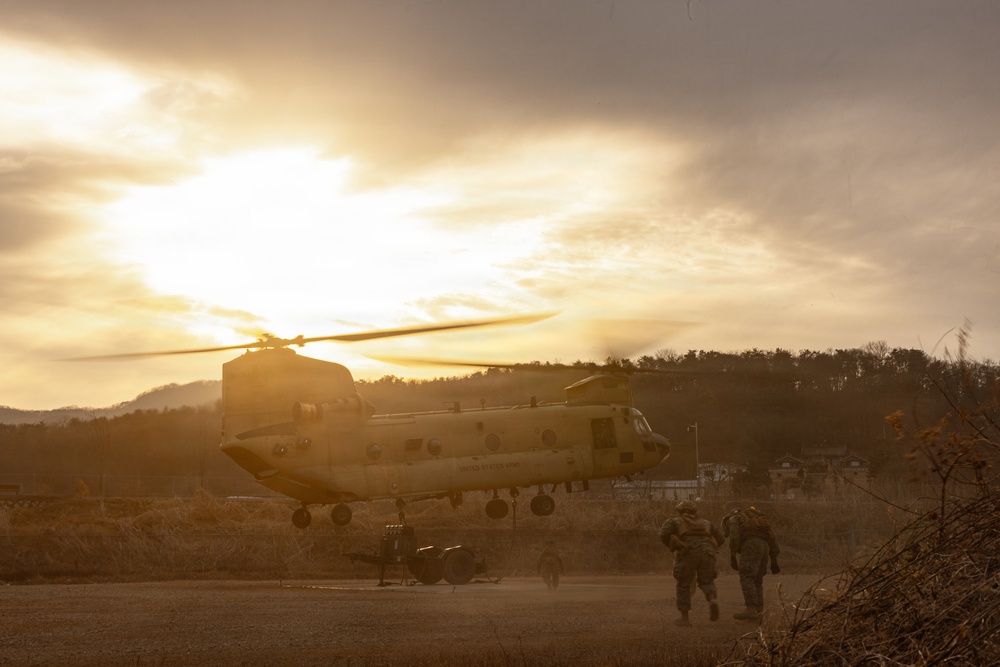 U.S. Marines with 12th LLB and U.S. Soldiers Execute an HST in the Republic of Korea