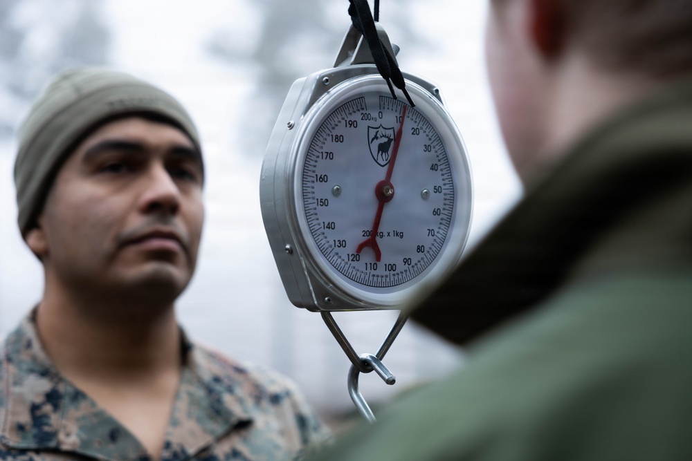 CORE26 | Norwegian Airmen and U.S. Marines Strengthen Their Partnership with a 30 Kilometer March