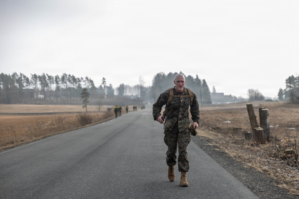 CORE26 | Norwegian Airmen and U.S. Marines Strengthen Their Partnership with a 30 Kilometer March