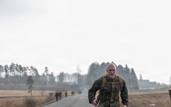 CORE26 | Norwegian Airmen and U.S. Marines Strengthen Their Partnership with a 30 Kilometer March