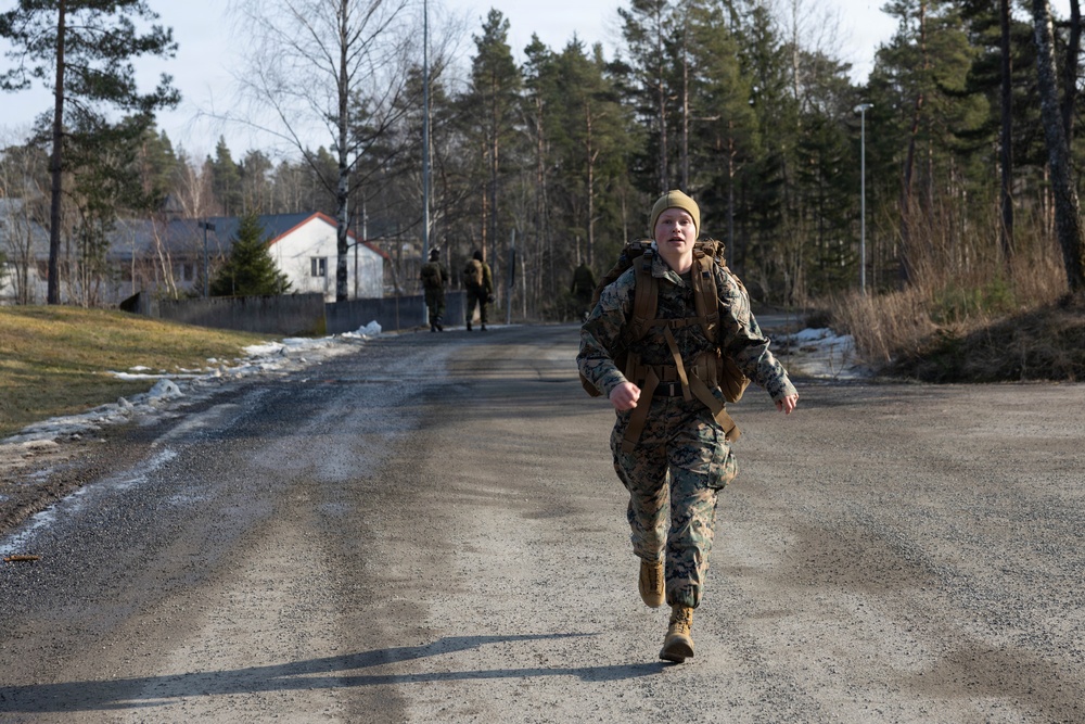 CORE26 | Norwegian Airmen and U.S. Marines Strengthen Their Partnership with a 30 Kilometer March