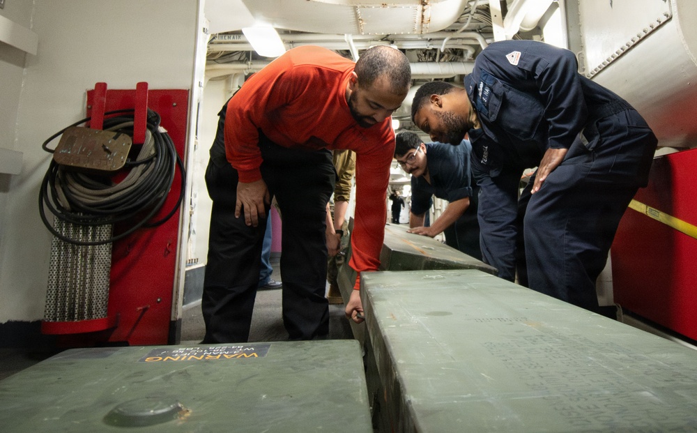USS New Orleans (LPD 18) and Marine Medium Tiltrotor Squadron (VMM) 265 (Rein.) Conduct Routine Operations