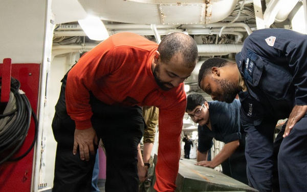 USS New Orleans (LPD 18) and Marine Medium Tiltrotor Squadron (VMM) 265 (Rein.) Conduct Routine Operations