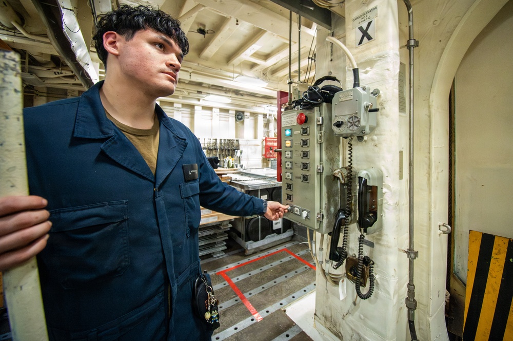 USS New Orleans (LPD 18) and Marine Medium Tiltrotor Squadron (VMM) 265 (Rein.) Conduct Routine Operations