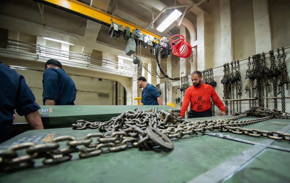 USS New Orleans (LPD 18) and Marine Medium Tiltrotor Squadron (VMM) 265 (Rein.) Conduct Routine Operations