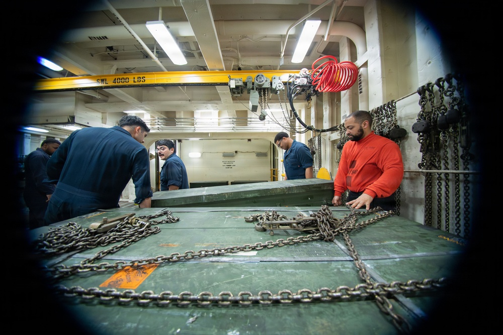 USS New Orleans (LPD 18) and Marine Medium Tiltrotor Squadron (VMM) 265 (Rein.) Conduct Routine Operations