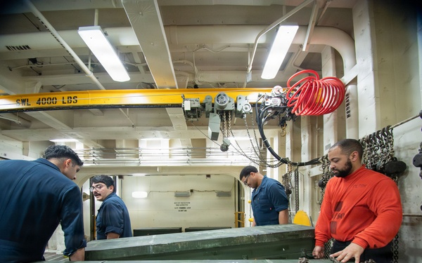 USS New Orleans (LPD 18) and Marine Medium Tiltrotor Squadron (VMM) 265 (Rein.) Conduct Routine Operations