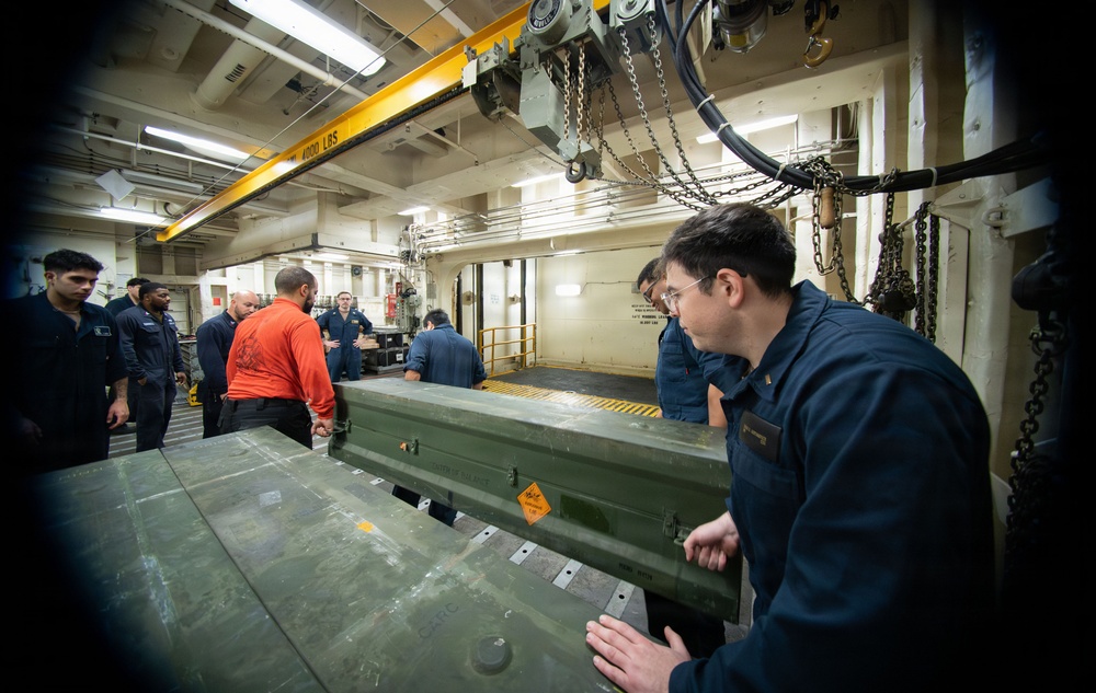 USS New Orleans (LPD 18) and Marine Medium Tiltrotor Squadron (VMM) 265 (Rein.) Conduct Routine Operations