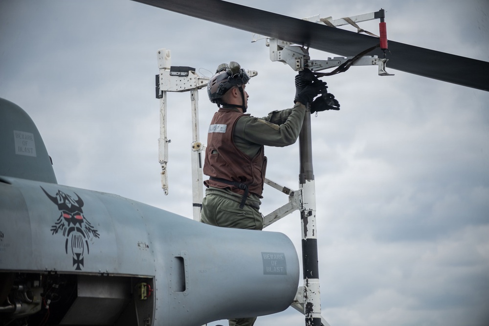 USS New Orleans (LPD 18) and Marine Medium Tiltrotor Squadron (VMM) 265 (Rein.) Conduct Routine Operations