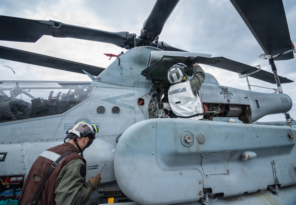 USS New Orleans (LPD 18) and Marine Medium Tiltrotor Squadron (VMM) 265 (Rein.) Conduct Routine Operations