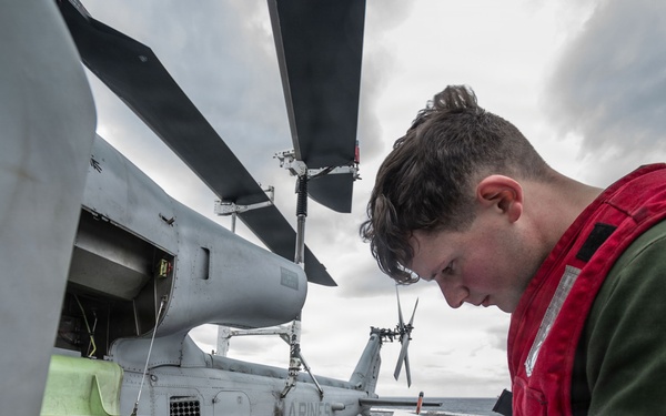 USS New Orleans (LPD 18) and Marine Medium Tiltrotor Squadron (VMM) 265 (Rein.) Conduct Routine Operations