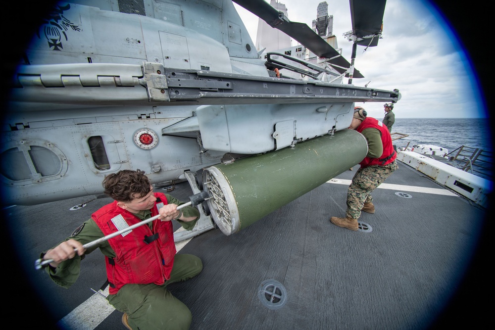 USS New Orleans (LPD 18) and Marine Medium Tiltrotor Squadron (VMM) 265 (Rein.) Conduct Routine Operations
