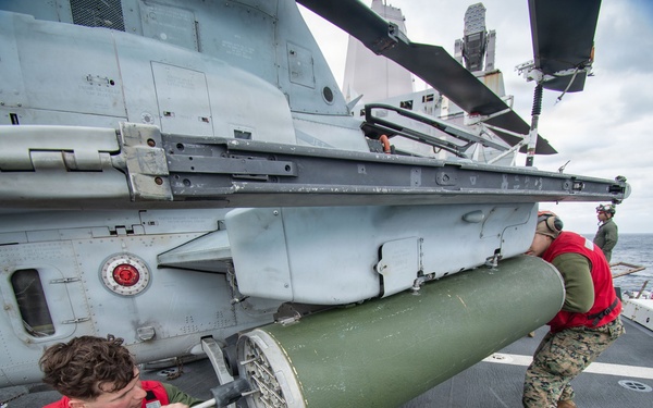 USS New Orleans (LPD 18) and Marine Medium Tiltrotor Squadron (VMM) 265 (Rein.) Conduct Routine Operations