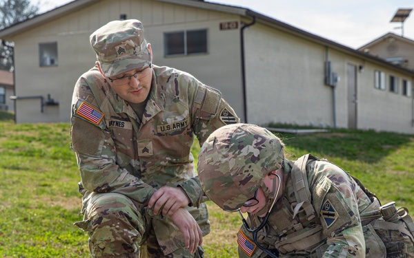 181st Field Artillery Regiment medics conduct medical training at Volunteer Training Site Catoosa, Georgia
