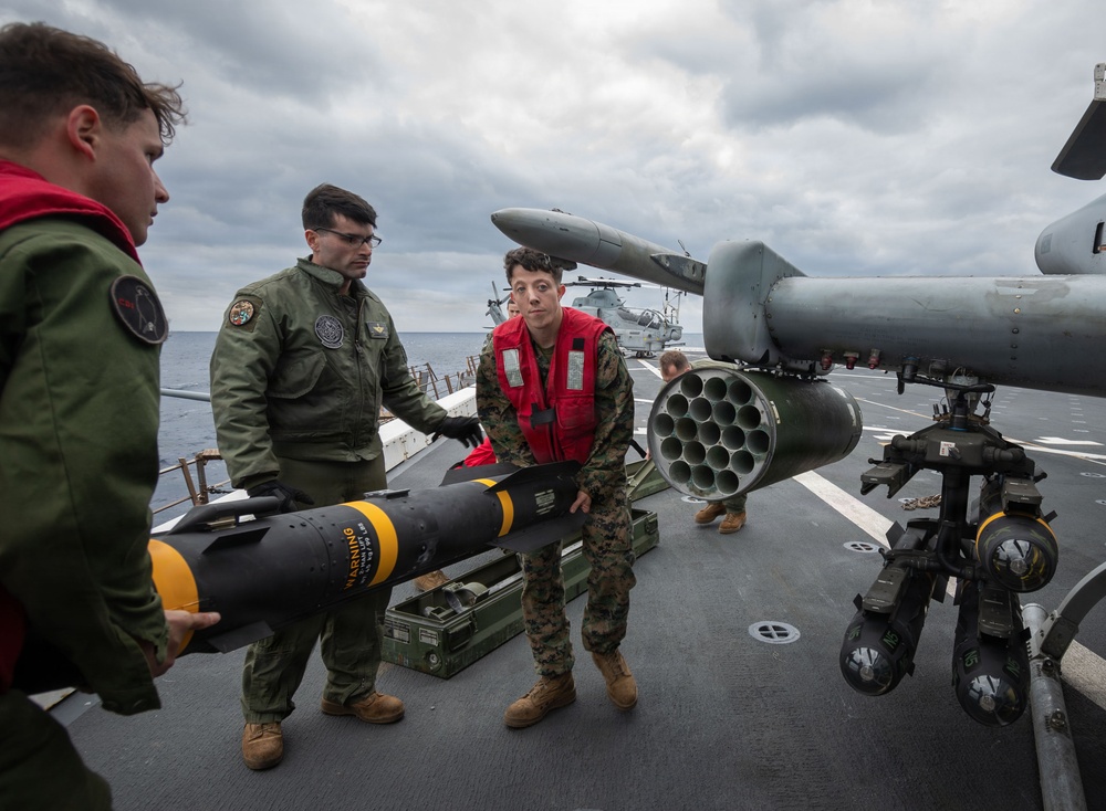 USS New Orleans (LPD 18) and Marine Medium Tiltrotor Squadron (VMM) 265 (Rein.) Conduct Routine Operations