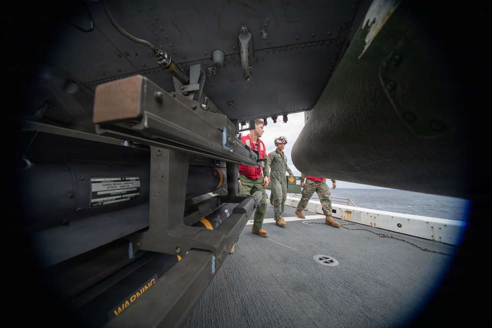 USS New Orleans (LPD 18) and Marine Medium Tiltrotor Squadron (VMM) 265 (Rein.) Conduct Routine Operations