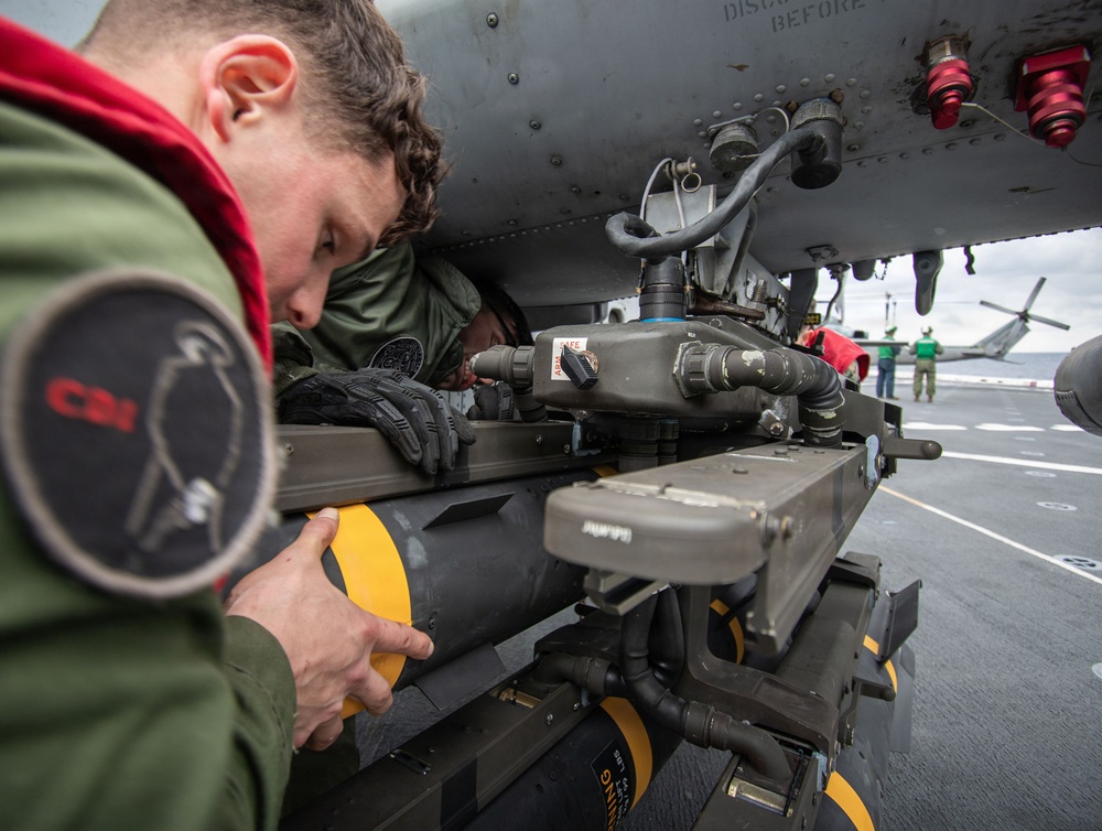 USS New Orleans (LPD 18) and Marine Medium Tiltrotor Squadron (VMM) 265 (Rein.) Conduct Routine Operations