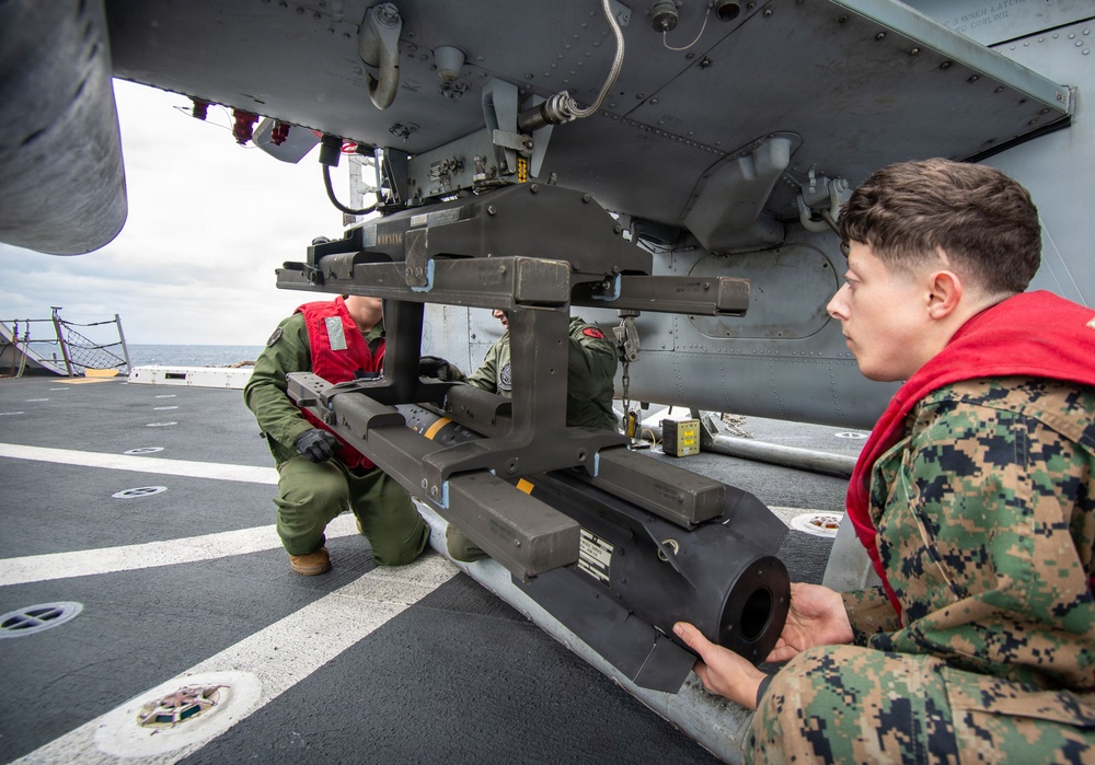 USS New Orleans (LPD 18) and Marine Medium Tiltrotor Squadron (VMM) 265 (Rein.) Conduct Routine Operations