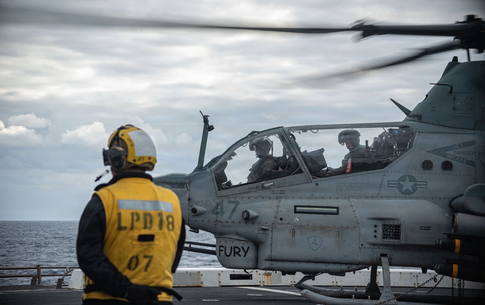 USS New Orleans (LPD 18) and Marine Medium Tiltrotor Squadron (VMM) 265 (Rein.) Conduct Flight Operations