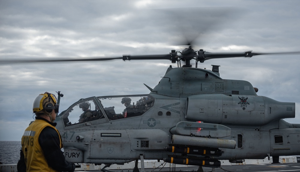 USS New Orleans (LPD 18) and Marine Medium Tiltrotor Squadron (VMM) 265 (Rein.) Conduct Flight Operations