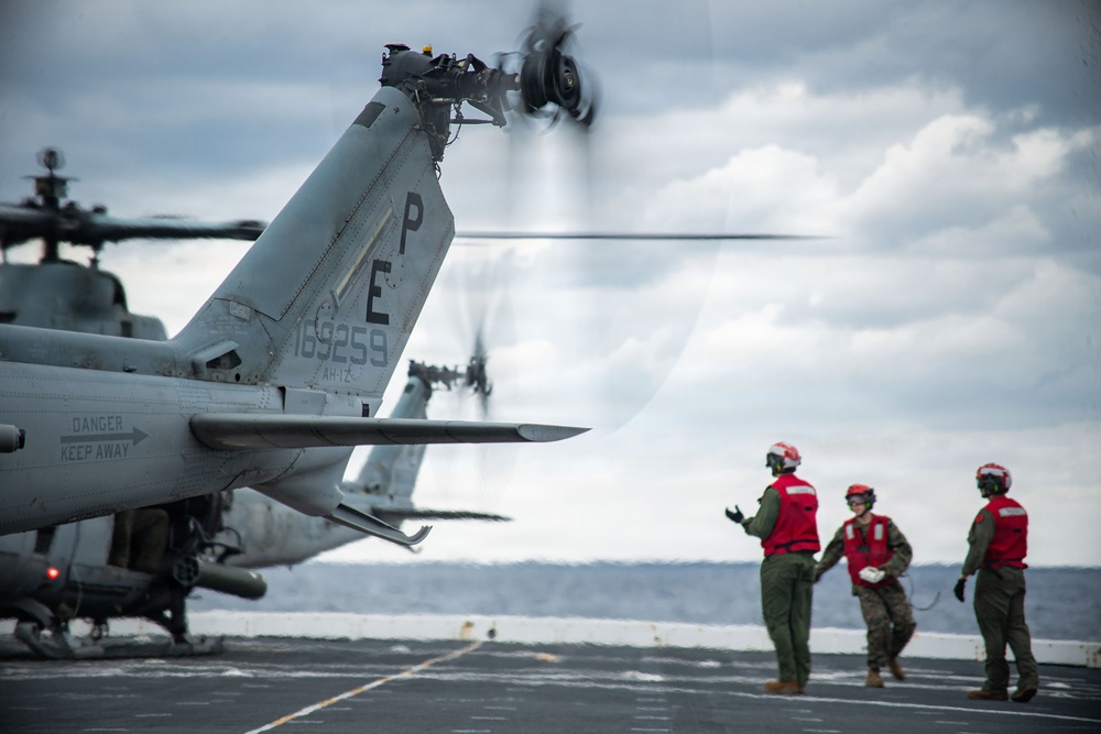 USS New Orleans (LPD 18) and Marine Medium Tiltrotor Squadron (VMM) 265 (Rein.) Conduct Flight Operations