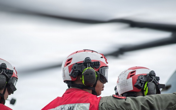 USS New Orleans (LPD 18) and Marine Medium Tiltrotor Squadron (VMM) 265 (Rein.) Conduct Flight Operations