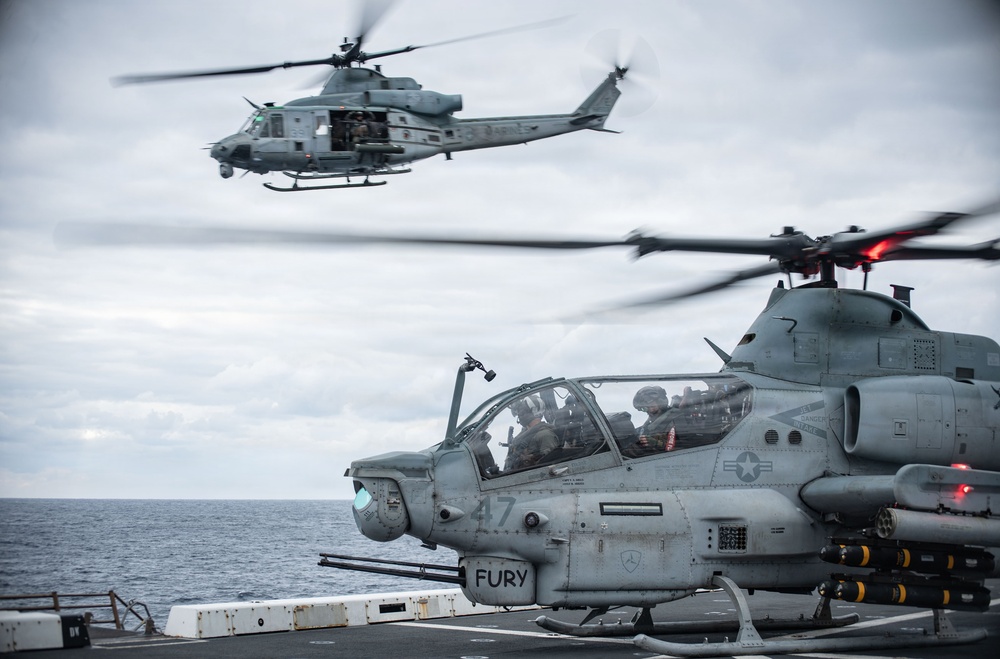 USS New Orleans (LPD 18) and Marine Medium Tiltrotor Squadron (VMM) 265 (Rein.) Conduct Flight Operations