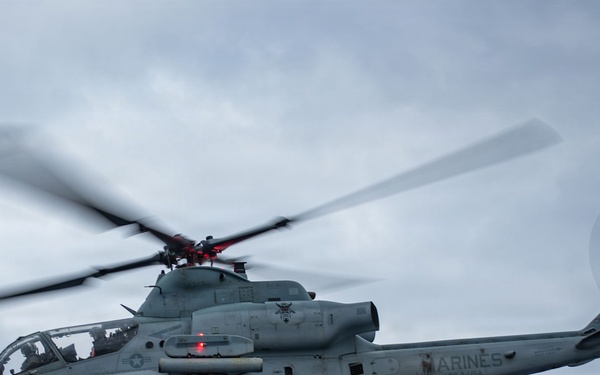 USS New Orleans (LPD 18) and Marine Medium Tiltrotor Squadron (VMM) 265 (Rein.) Conduct Flight Operations