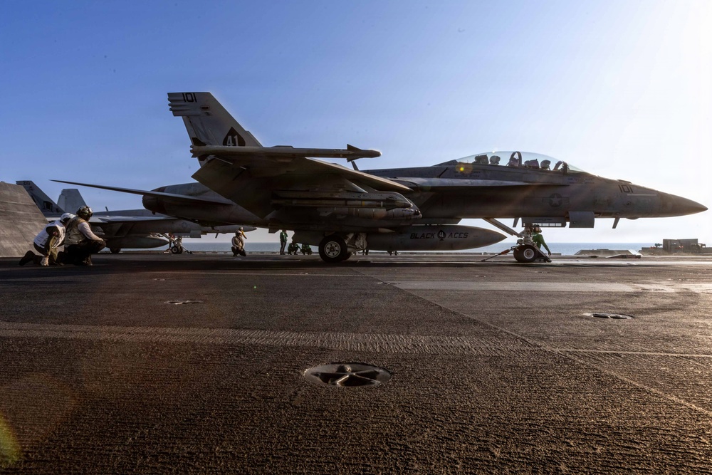 USS Abraham Lincoln Conducts Flight Operations in Support of Operation Epic Fury