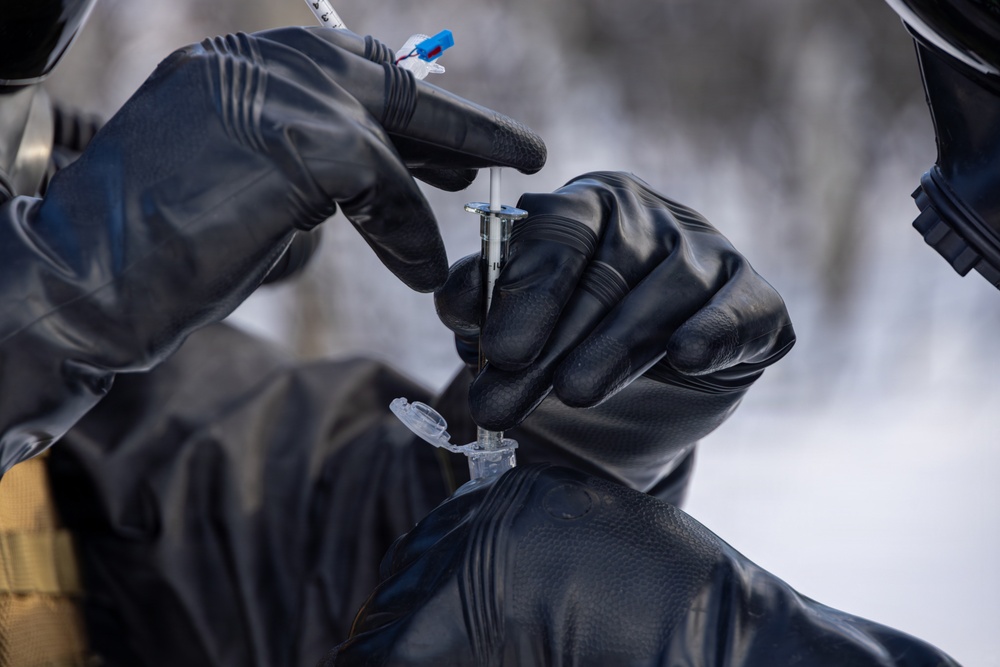 ARCTIC EDGE 2026: CBIRF conducts analytic sample training