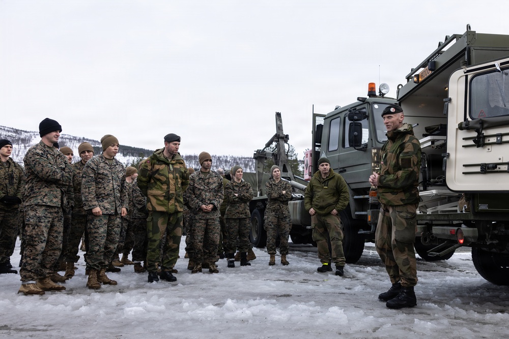 CORE26  | Norwegian Soldiers Showcase Arctic Vehicle Capabilities to U.S. Marines