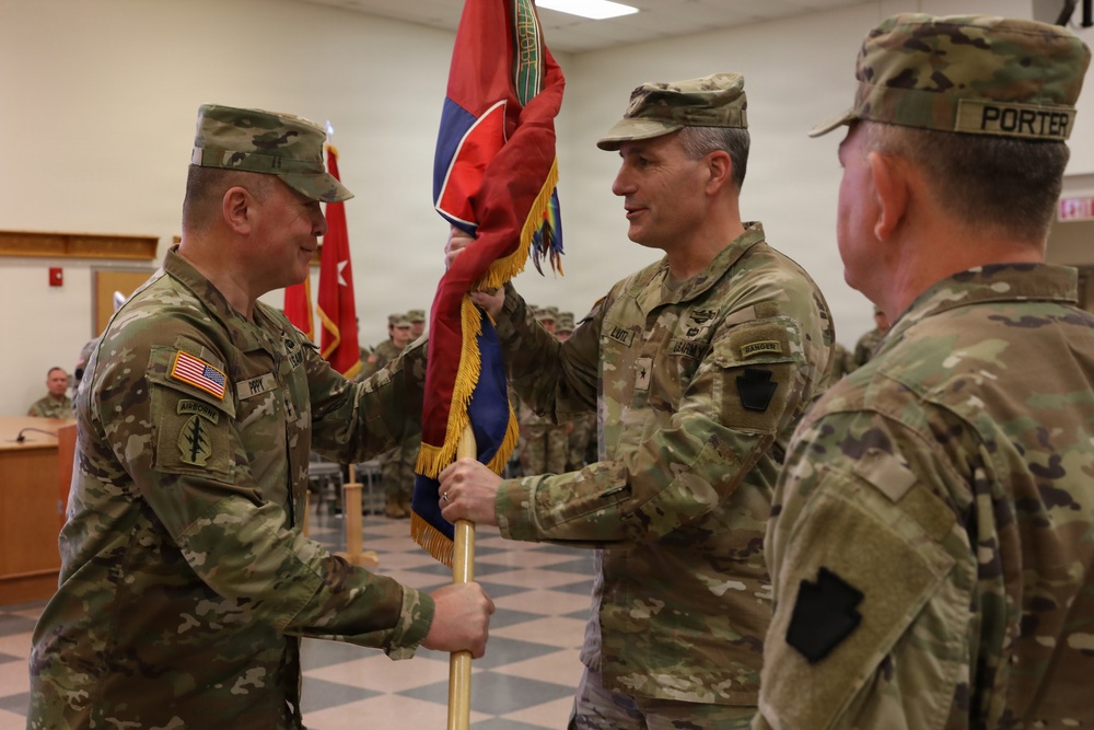 Iron Division welcomes 41 commanding general