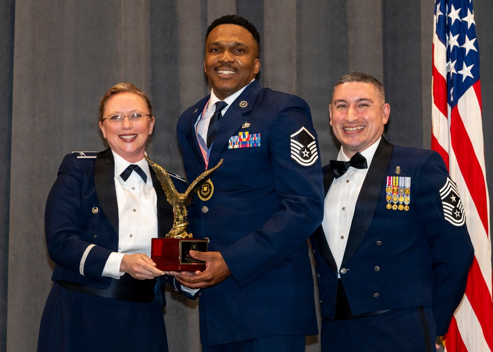 307th Bomb Wing honors outstanding Airmen at its first annual awards banquet