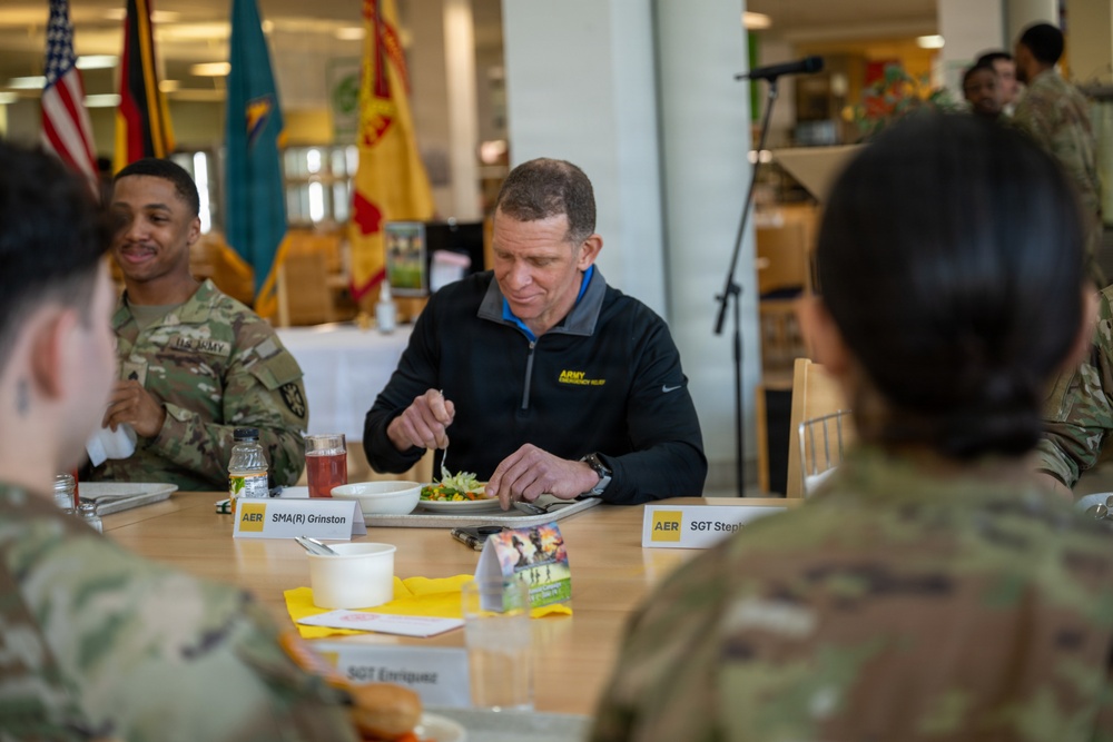 Michael Grinston, CEO of AER, launches donation campaign in USAG Bavaria