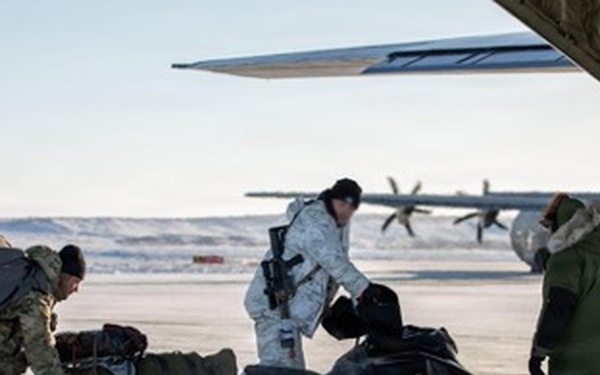 US, UK special operations forces arrive in Kotzebue during AE26