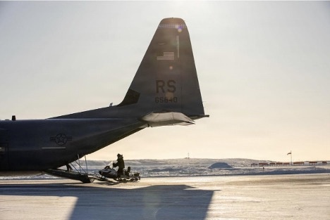US and UK special operations forces arrive in Kotzebue, AK during AE26