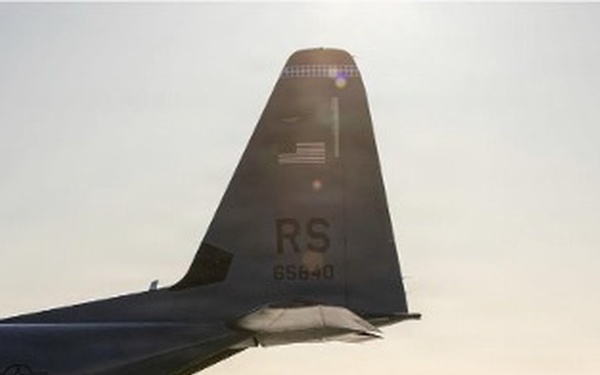 U.S. and U.K. special operations forces arrive in Kotzebue, AK during AE26